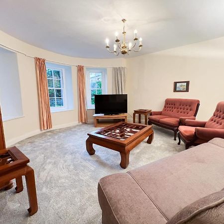 Spacious Flat Sleeps 8 Near Princes Street エディンバラ エクステリア 写真