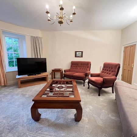 Spacious Flat Sleeps 8 Near Princes Street エディンバラ エクステリア 写真
